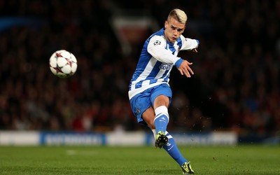 欧皇体育热评-阿尤帽子戏法来了